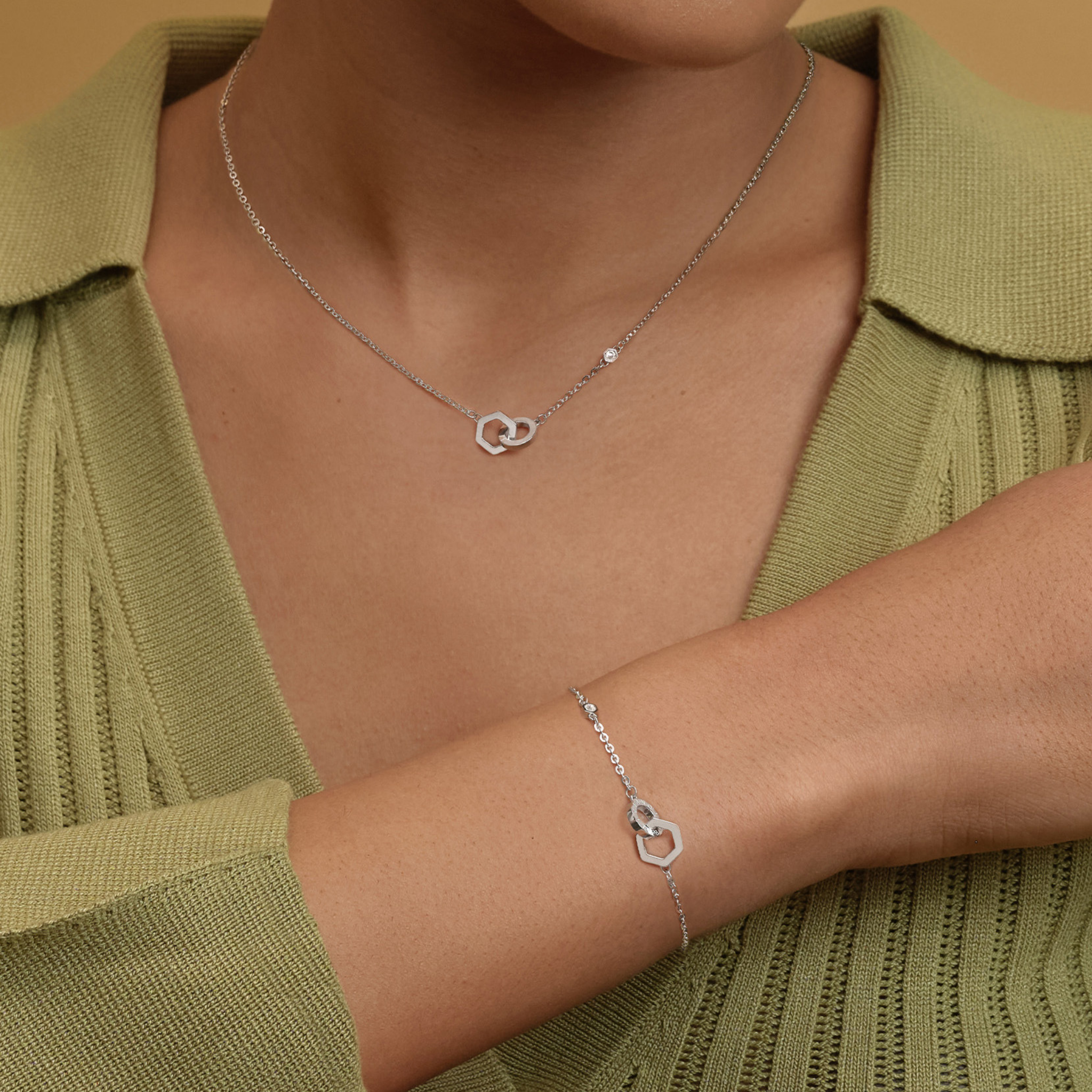 Womens Olivia Burton Silver Interlink Necklace & Bracelet Gift Set