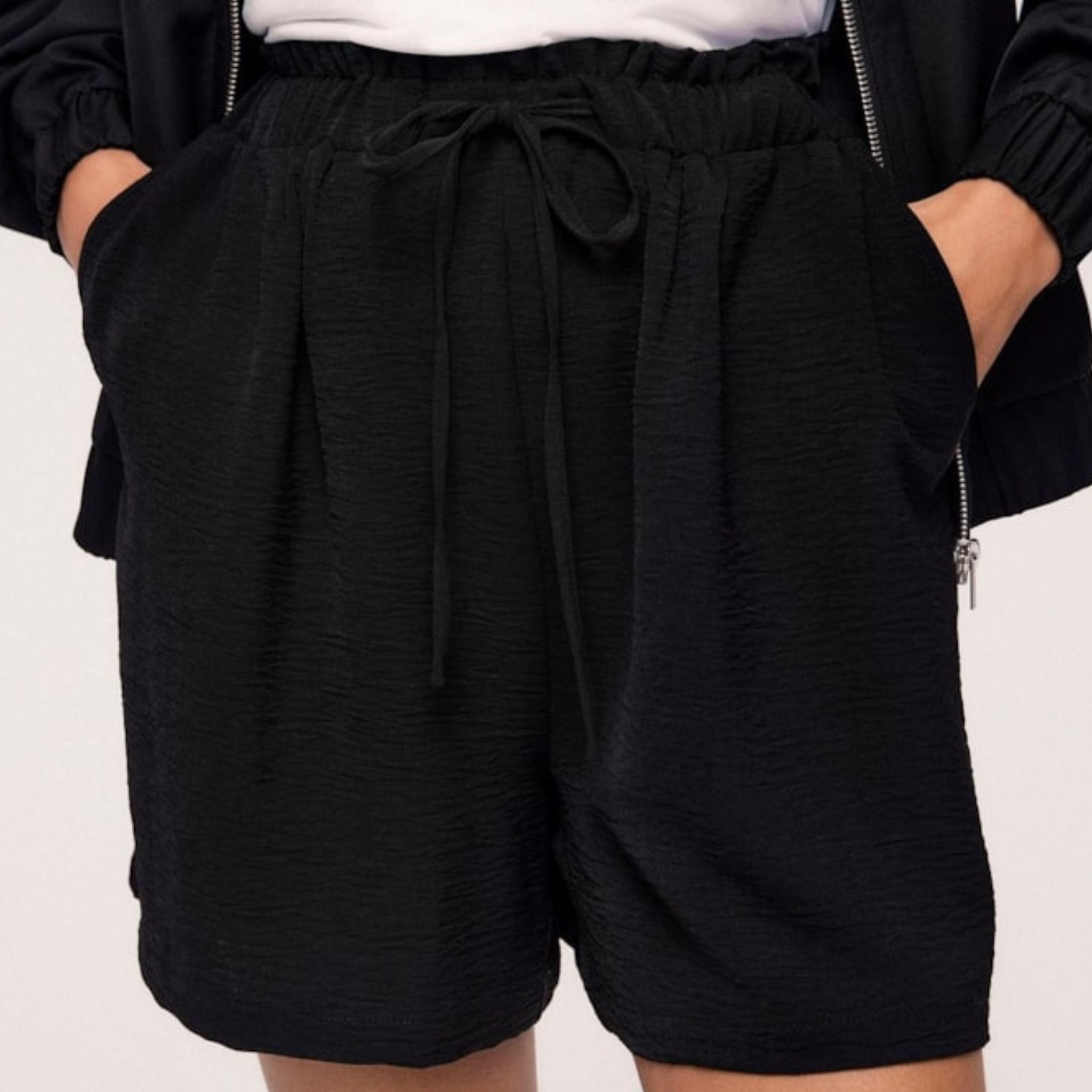 Womens Vila Black Beauty Vijosa HW Shorts