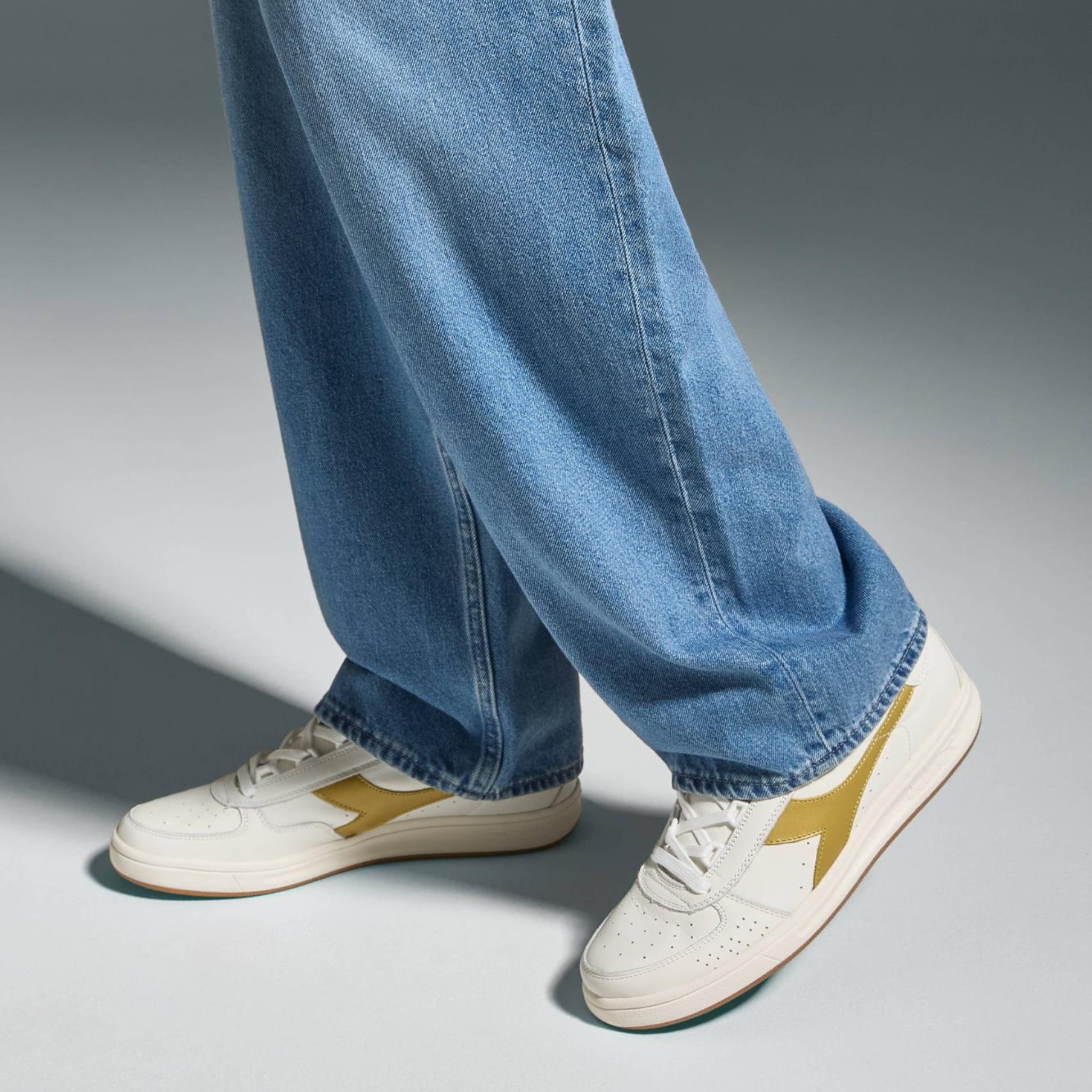 Mens Diadora White/Gold B.Elite '84 Italia Trainers
